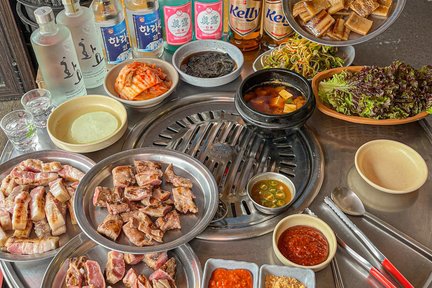 Yennaljip Charcoal Korean BBQ Restaurant in Hongik Univ. Station (Seat reservation not included)