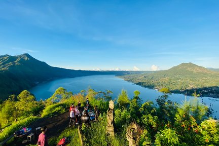 Sunrise Trekking ke Kaldera Gunung Batur