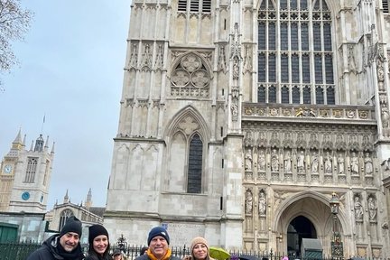 London: Buckingham Palace & Westminster Guided Walking Tour