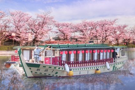 東京の桜満開シーズン限定 日本風屋形船クルーズ体験（食事＆日本の伝統芸能＆ソフトドリンク飲み放題付き）