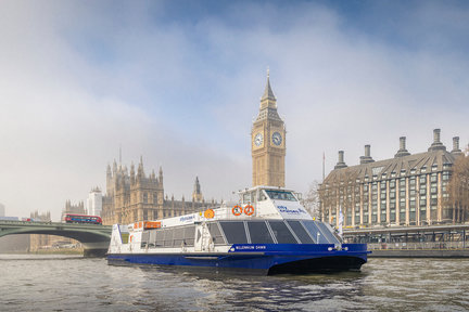 Trải Nghiệm Đi Thuyền Trên Sông Thames