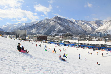 Yuzawa Nakazato Snow Resort 1-Day Lift Ticket + Rental in Niigata