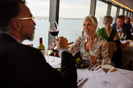 Dîner-croisière Gold Penfolds dans le port de Sydney par le capitaine Cook