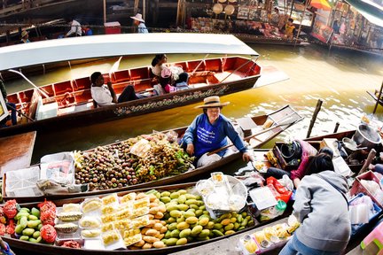 Excursion d'une demi-journée au marché flottant de Damnoen Saduak et au marché du week-end de Chatuchak