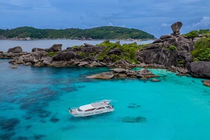 Lawatan Sehari Penemuan Kepulauan Similan dengan Catamaran dari Phuket