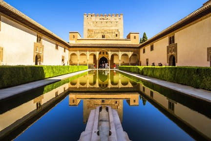 Alhambra, Generalife & Nasrid Palaces Guided Tour