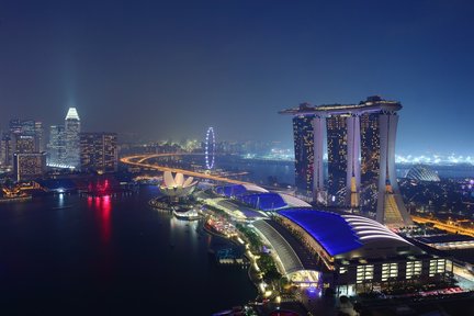 Lau Pa Sat Night Street Food Tour Singapore & Marina Bay Night Walk