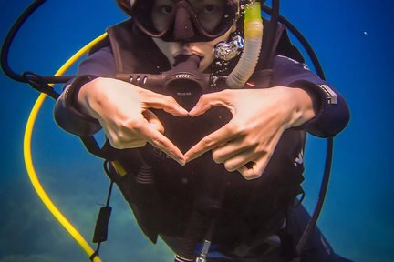 สำรวจท้องทะเลในญาจางด้วยคอร์สดำน้ำหลักสูตร Open Water Diver โดย PADI Center