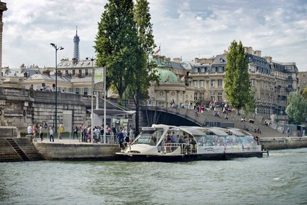 Seine River Hop-On Hop-Off Boat Tour by Batobus