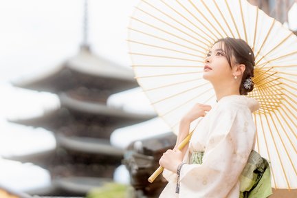 Thuê kimono kèm tạo kiểu tóc (cửa hàng Aiwafuku Kiyomizudera)