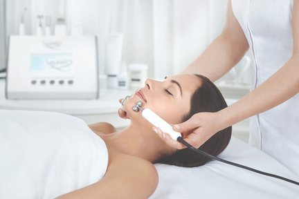 Trải Nghiệm Trị Liệu TOUCH/ BIOTEC với Sản Phẩm ELEMIS ở Vịnh Causeway của ELEMIS