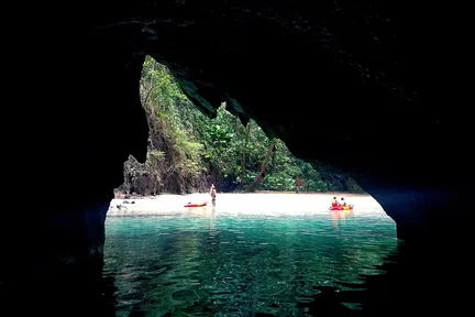 4岛跳岛浮潜＆翡翠洞之旅 - 兰塔岛出发（Tin Adventure 提供）