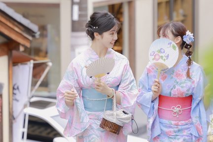 Sewa Kimono (Kyoto/Kiyomizu-dera Kimono Rental Kanwa)