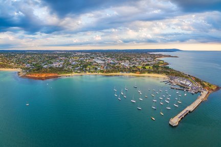 Mornington Peninsula Scenic Tour with Chocolate Tasting and Lunch