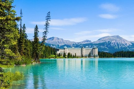 Lake Louise, Banff & Yoho National Park Day Tour from Calgary