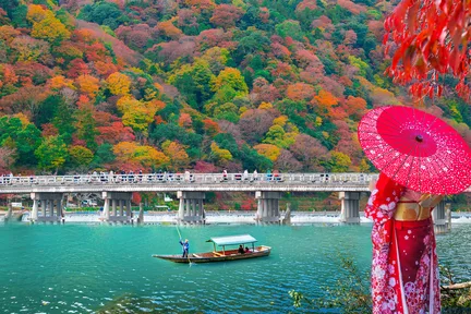 【京都&奈良一日游】岚山小火车&奈良公园&伏见稻荷大社千本鸟居&渡月桥&竹林小径&和服森林 （大阪出发）