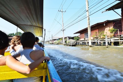 Damoen Sadauk e Maeklong Market Join-in Day Trip da Bangkok di AK Travel