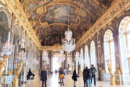 Palace of Versailles tour with skip-the-line-ticket