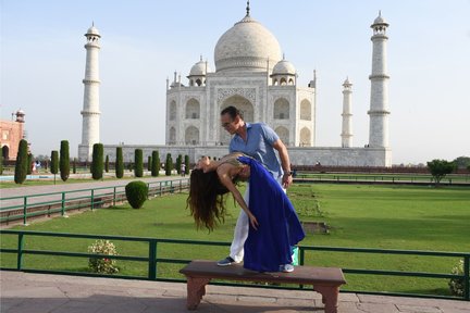 Taj Mahal and Agra Fort All-in-One Trip dari Delhi