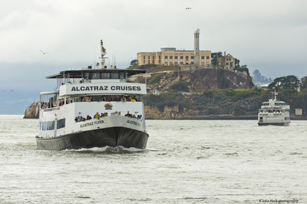 Golden Gate Bridge & Sausalito Bike Tour with Alcatraz Island Ticket