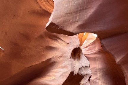 Lower Antelope Canyon Hiking Tour with Navajo Guide