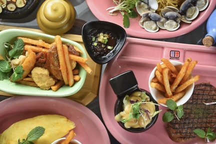 Modern Toilet Restaurant at Shilin MRT Station