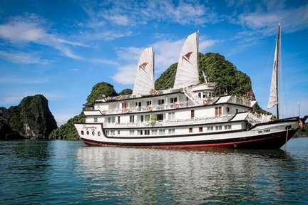 [Rute 4] Bai Tu Long, Ha Long Bay dengan Signature Cruise (2 Hari 1 Malam)