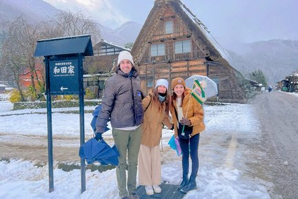 World Heritage Shirakawa-go and  Kanazawa Day Tour