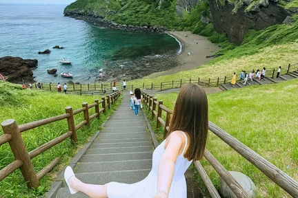 济州东部旅行:海女、城山日出峰、洞穴之旅