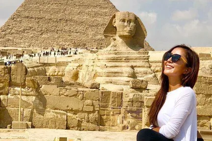 Privat Tour to Giza Pyramids, Egyptian Museum,and Citadel with lunch