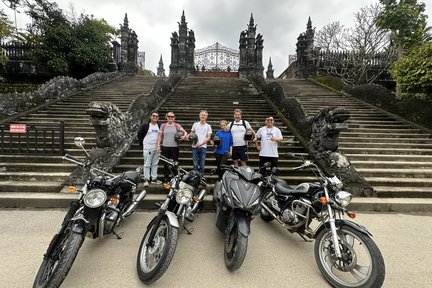 Lawatan Sehari ke Bandar Hue dengan Motosikal Mewah