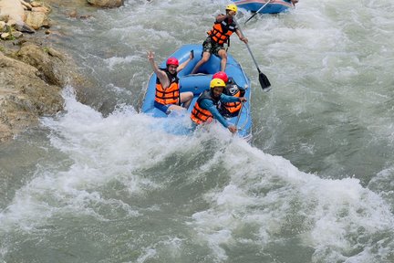 Rafting en aguas bravas, Flying Fox y experiencia de aventura en vehículos todo terreno