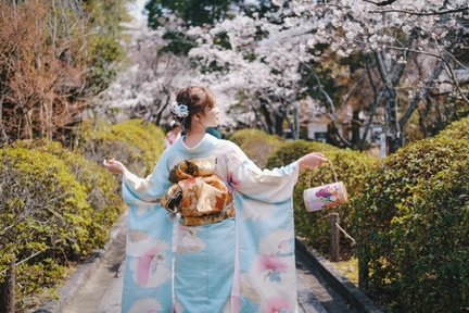 Esperienza di noleggio di kimono a Kyoto con set di capelli gratuito KANWA