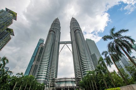 Visite combinée de Kuala Lumpur, Putrajaya, des grottes de Batu et des lucioles