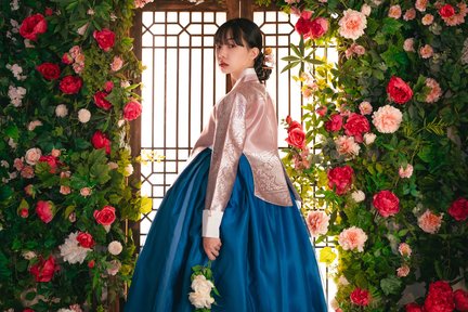 Seoul Black Label Hanbok & Outdoor Snaps & Hanok Studio Photo Shoot