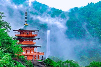 滝(那智の滝) 日本三名瀑にも数えられる和歌山県「那智の滝」の迫力はずっと