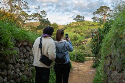 Tour 2 Ngày Hobbiton, Rotorua và Hang Waitomo từ Auckland