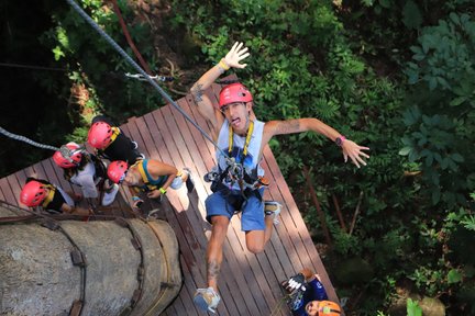 Aventure en tyrolienne à Hanuman World à Phuket avec Skywalk