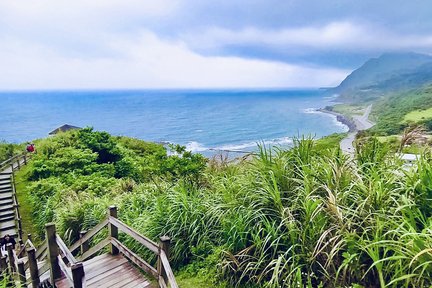 台东: 牛山呼庭, March洞及大石鼻山海线一日游