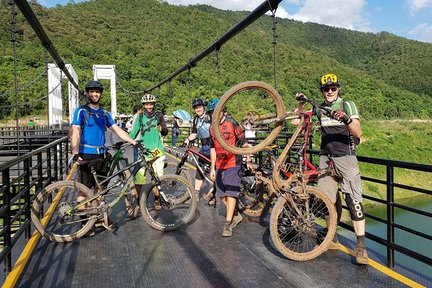 Chiang Mai Sticky Waterfalls-Fahrradtour mit Trailhead