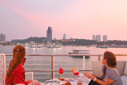 Museum Pattaya, pertunjukan ilusi malam hari, dan Ocean Sky dari Bangkok