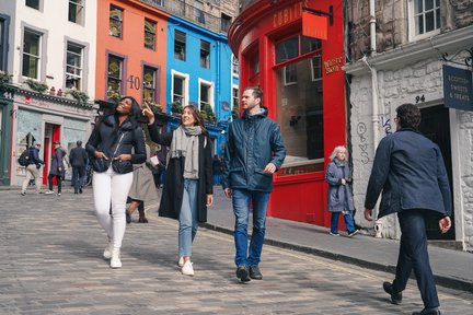 Edinburgh Private Walking Tour with a Local Guide