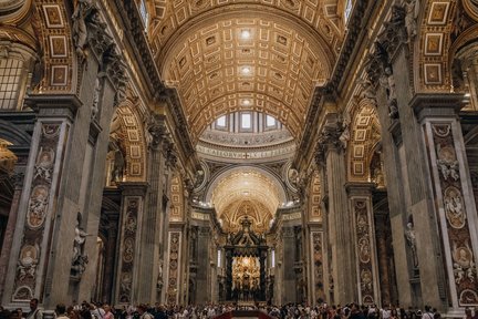 Sistine Chapel and St. Peter's Basilica tour in Vatican