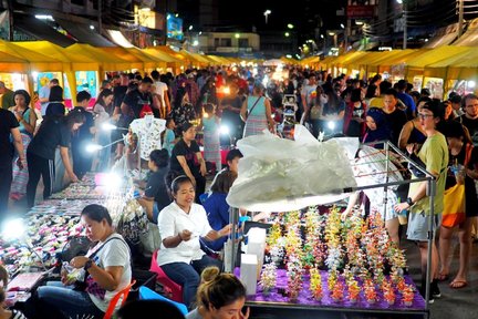 Excursion en voiture privée au marché nocturne de Krabi par TTD