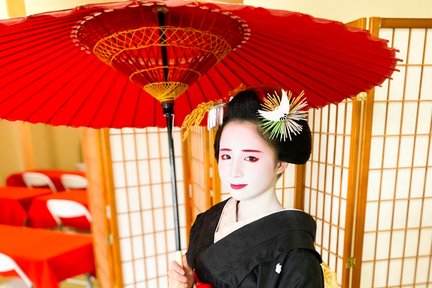 Tour 1 Ngày Xe Buýt Kyoto Maiko ở Kyoto