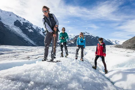 与高山向导一起体验塔斯曼冰川直升机徒步之旅 (Heli Hike the Tasman Glacier with Alpine Guides)