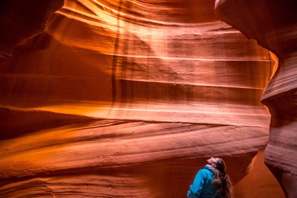 Upper Antelope Canyon & Horseshoe Bend Bus Tour dari Las Vegas