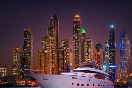 Dubai Marina Yacht Party 4 Jam dengan Minum & BBQ Sepuasnya