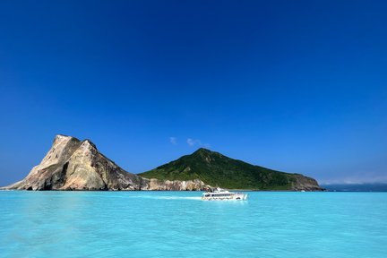 Desembarco en la isla GuishanAvistamiento de ballenasAlrededores de la isla Guishan