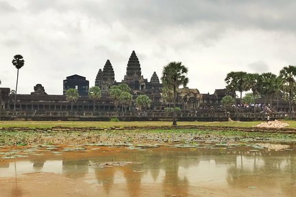 Sunrise Angkor Temples Small Circuit Private Tour by Tuk-Tuk